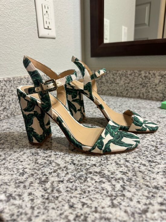 Gianni Bini Shoes - Gianni Bini Green Leaf Print Block Heel Sandals